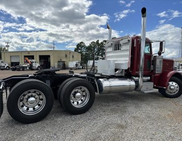 2016 Peterbilt 389 Daycab Glider Kit 445914