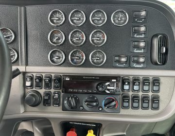 2017 Peterbilt 389 Daycab Glider Kit 366859