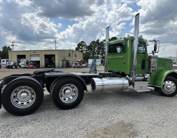 2017 Peterbilt 389 Daycab Glider Kit 366859