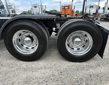 2017 Peterbilt 389 Daycab Glider Kit 366859