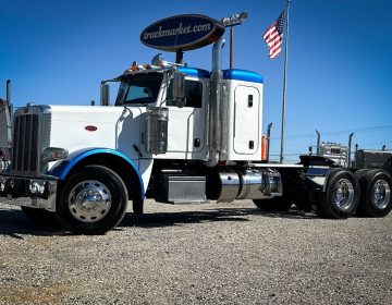 2015 Peterbilt 389 Sleeper 285533