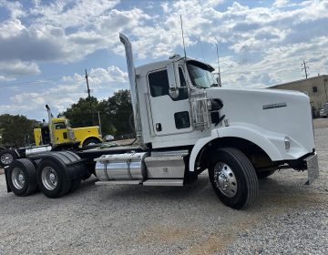 2015 Kenworth T800 Daycab Glider Kit 495410