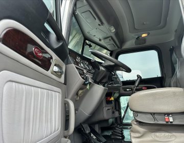 2017 Peterbilt 389 Daycab Glider Kit 454260