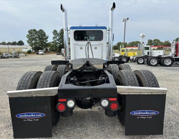 2017 Peterbilt 389 Daycab Glider Kit 454260