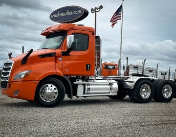 2019 Freightliner Cascadia Daycab Ke8965