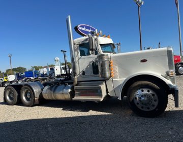 2020 PETERBILT 389 DAYCAB 641851