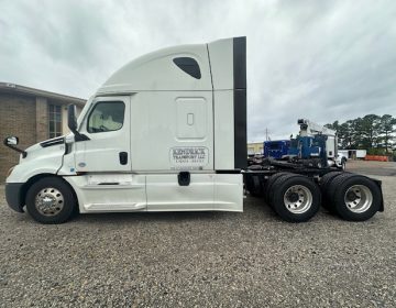 2020 Freightliner Cascadia Sleeper Lp7900