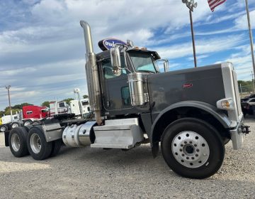2018 Peterbilt 389 Daycab 497099