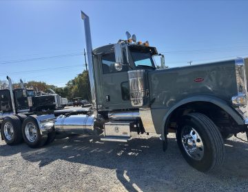 2017 Peterbilt 389 Daycab Glider Kit 468554