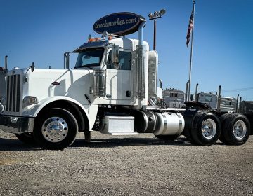2020 Peterbilt 389 Daycab 630406