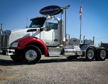 2017 Kenworth T880 Daycab 163016