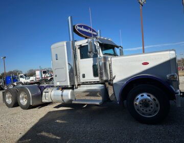 2024 Peterbilt 389 Sleeper 676870