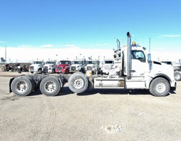 2020 KENWORTH T880 TRI AXLE DAYCAB 421757