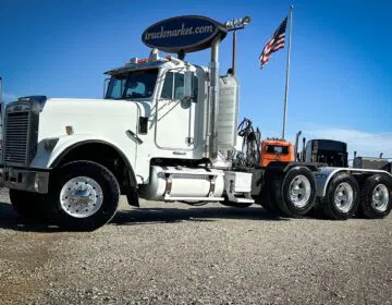 2009 Freightliner Fld120 Tri Axle Daycab Aj4328