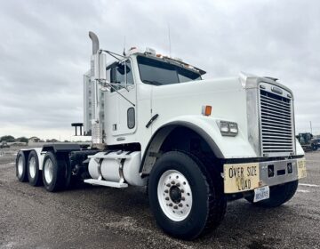 2009 Freightliner Fld120 Tri Axle Daycab Aj4328